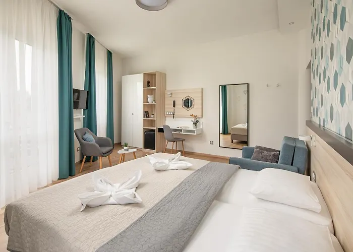 Kristaly Hotel